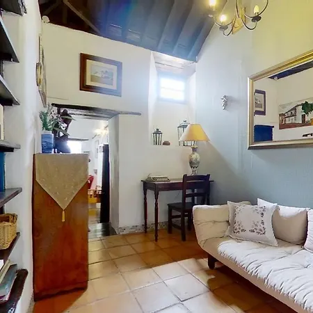 Remarkable 4-bed Villa La Laguna (Tenerife)